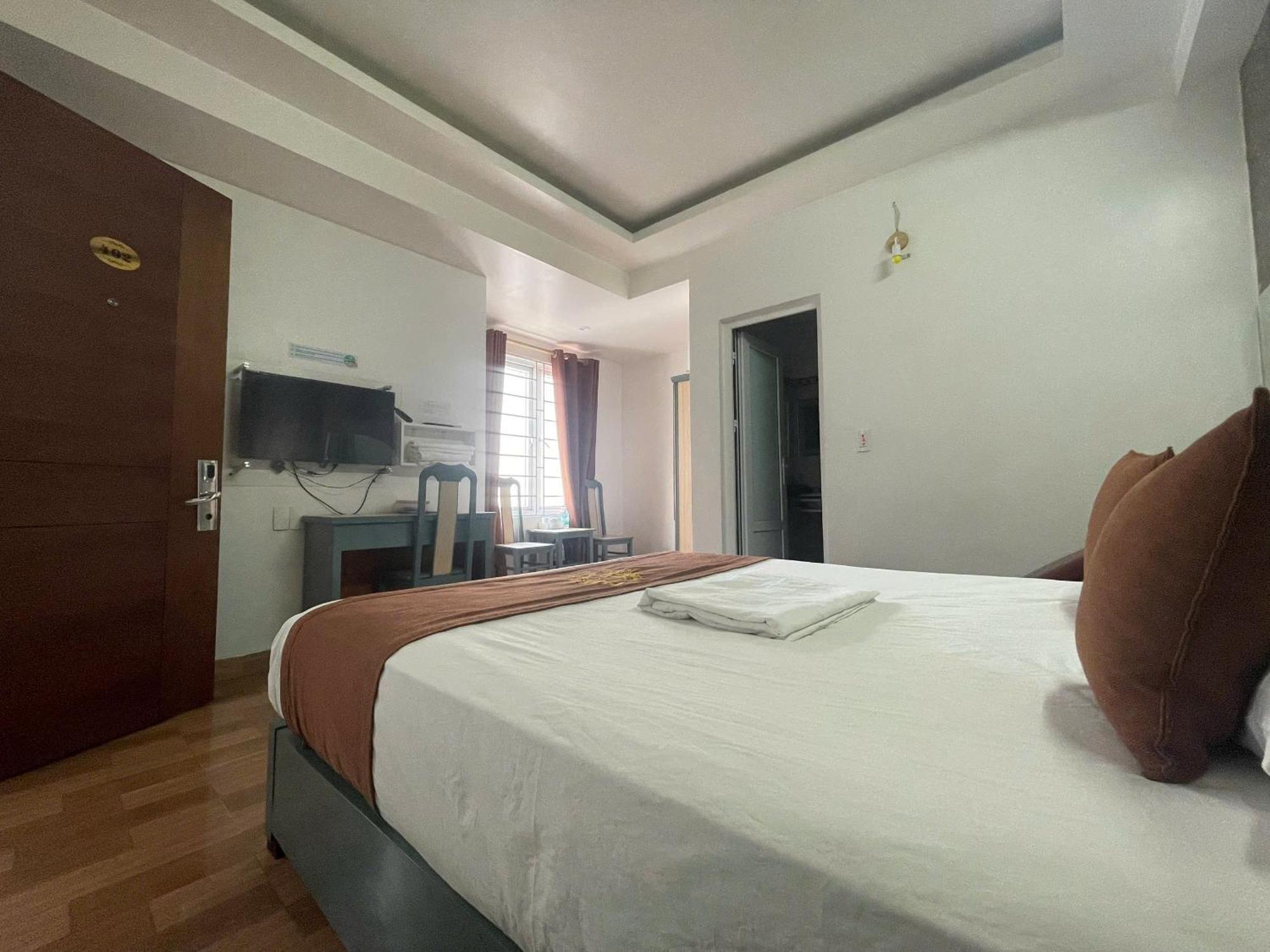 Cozi Hotel Hai Phong Buitenkant foto
