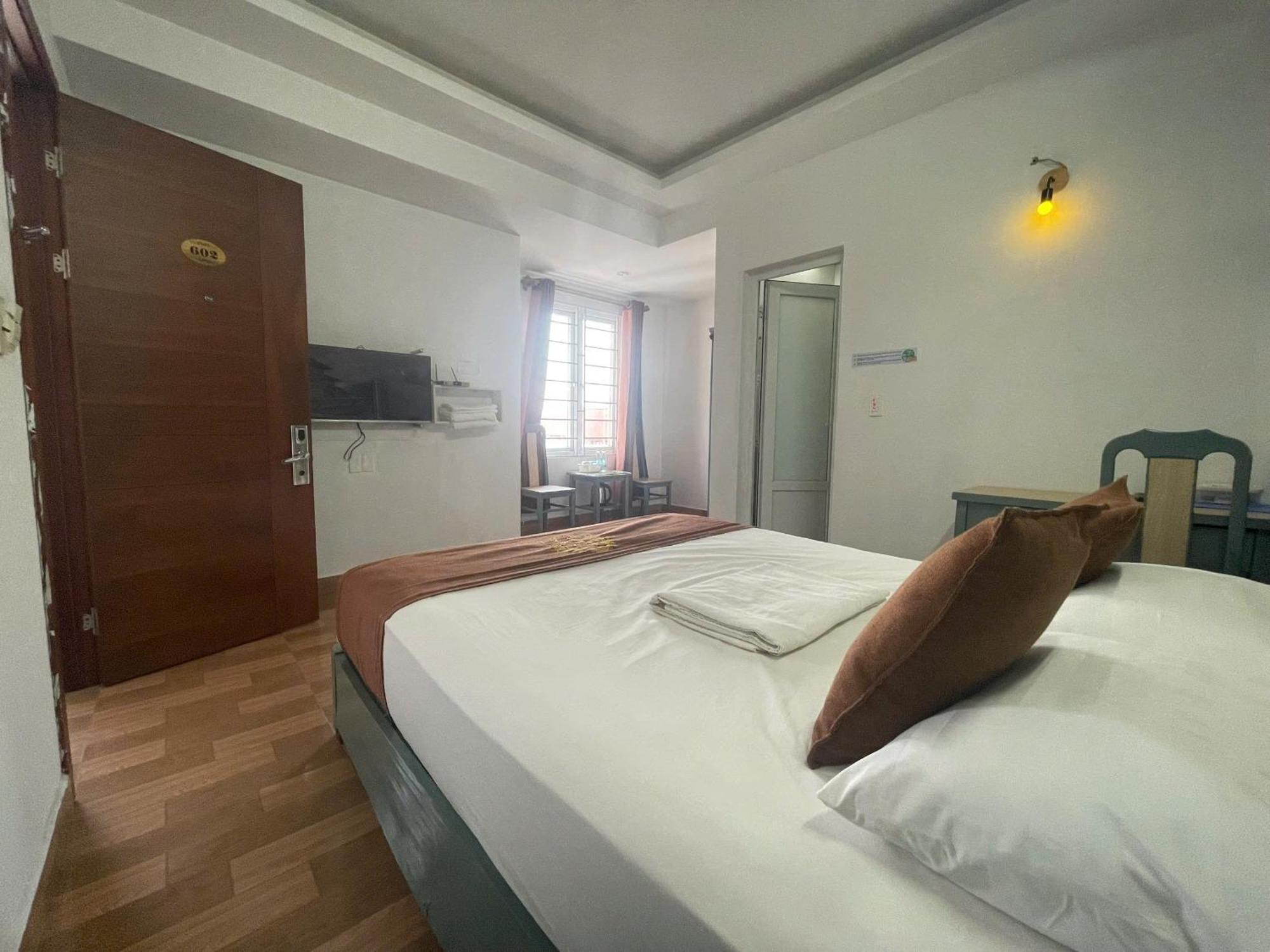 Cozi Hotel Hai Phong Buitenkant foto