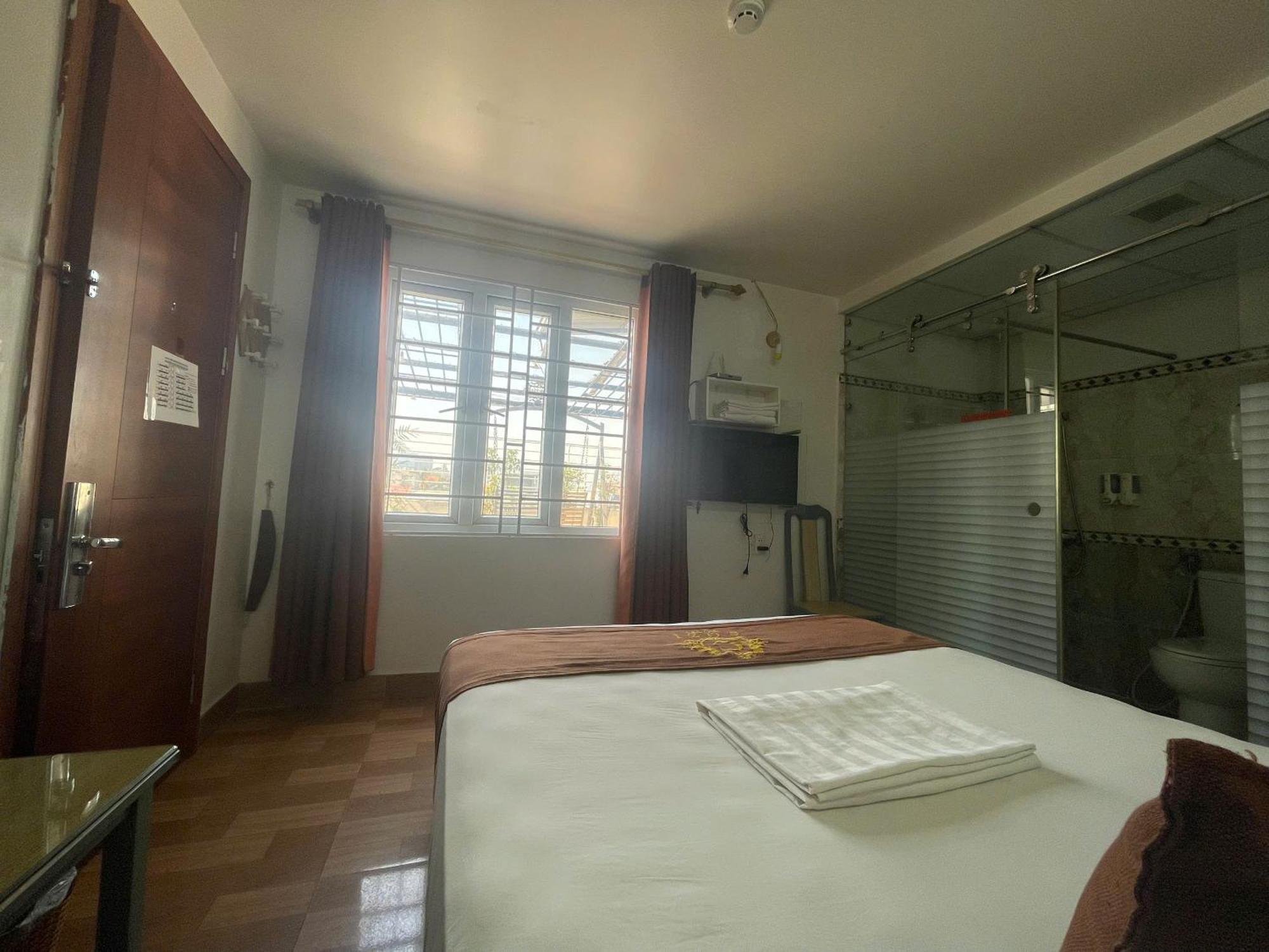 Cozi Hotel Hai Phong Buitenkant foto