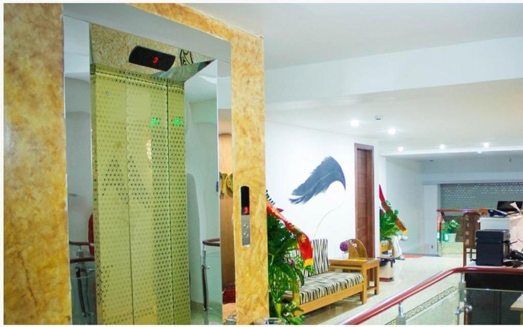 Cozi Hotel Hai Phong Buitenkant foto